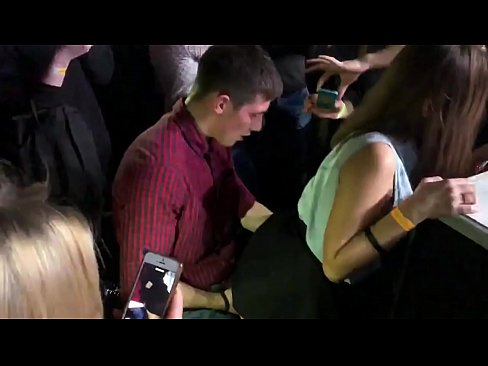 ❤️ Tinuod nga sekso sa usa ka nightclub sa Russia. Ang 18-anyos nga Ruso nga babaye sa anus ug puwerta nakighilawas sa usa ka nightclub ❤️ Porno sa pornograpiya ceb.porngifmag-com.ru